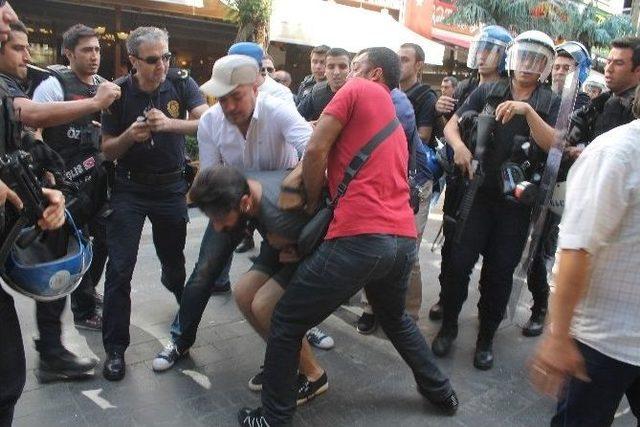 (özel Haber) Pankartlarını Toplayan Polislerle Eylemciler Arasında Arbede