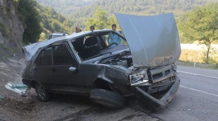 Zonguldak&rsquo;ta Otomobil Takla Attı: 1 Yaralı