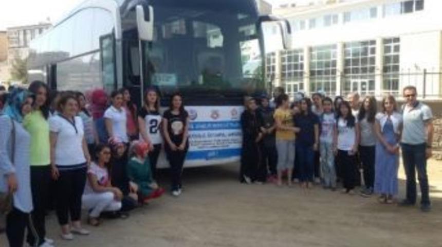 50 Gen&ccedil; Kız &Ccedil;anakkale, İstanbul Ve Ankara&rsquo;ya G&ouml;nderildi