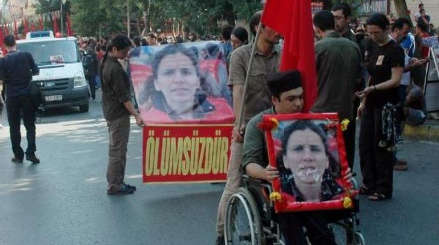 G&uuml;nay &Ouml;zarslan&rsquo;In Cenazesi Gazi Mezarlığı'nda Toprağa Verildi