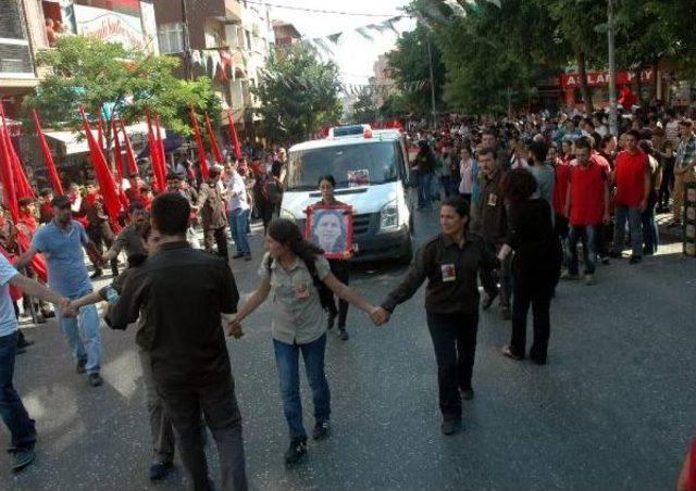 Günay Özarslan’In Cenazesi Gazi Mezarlığı'nda Toprağa Verildi