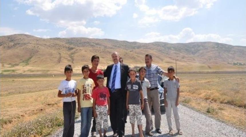 Vali B&uuml;y&uuml;kersoy K&ouml;y Yollarını İnceledi