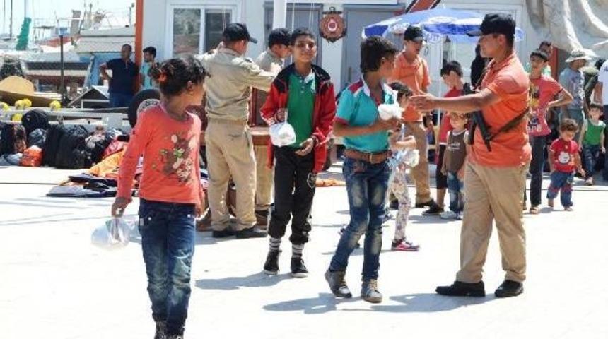 Ege'deki Ka&ccedil;akların Imdadına Sahil G&uuml;venlik Yetişti