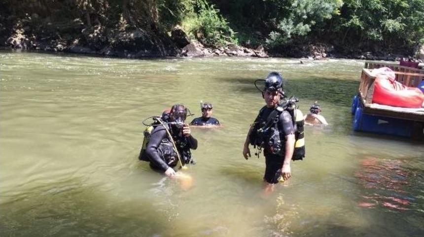 D&uuml;zce&rsquo;de Balık Adamların Eğitimi Nefes Kesti