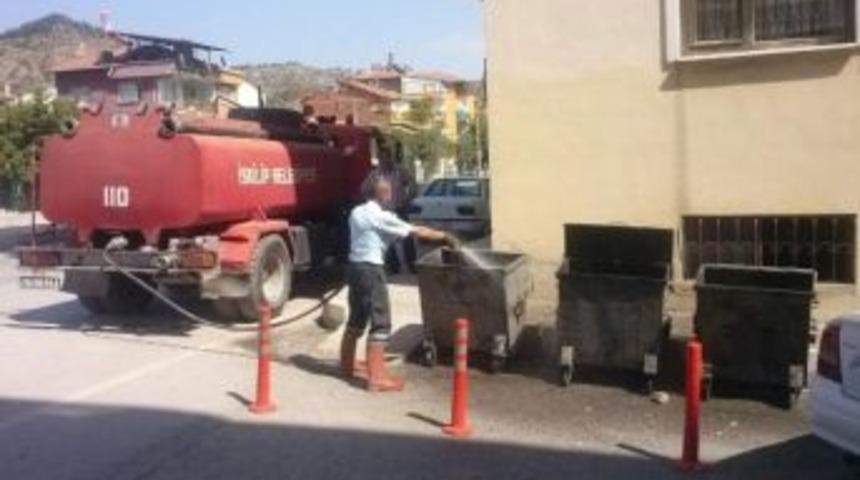 İskilip&rsquo;te &Ccedil;&ouml;p Konteynerları Yıkandıyor