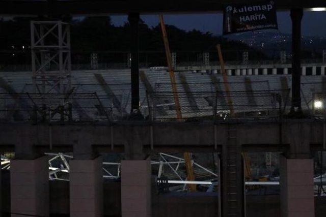 Vodafone Arena'nın Çatı Iskeleti Düştü: 2 Yaralı