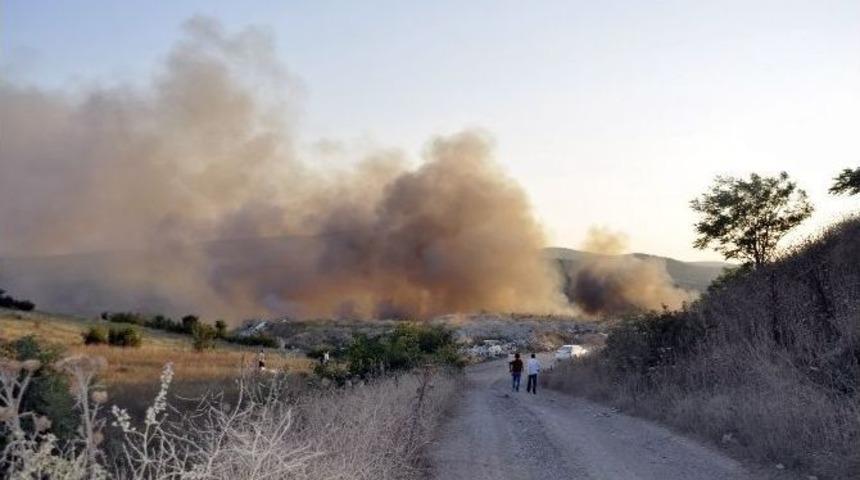 Moloz &Ccedil;&ouml;pl&uuml;ğ&uuml;nde B&uuml;y&uuml;k Yangın