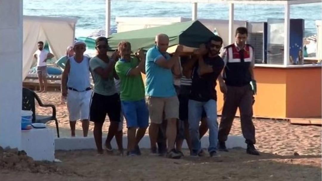 (&ouml;zel Haber) Denizde Boğulan Babasını Kaybeden Kızın Feryadı Y&uuml;rek Burktu