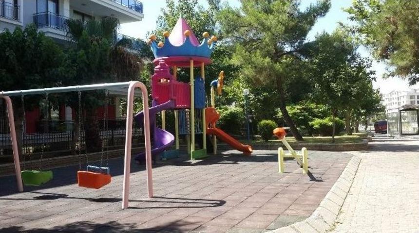 Efeler Belediyesi Eski Parkları Yeniliyor