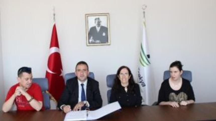 Fotoğraf At&ouml;lyesi İ&ccedil;in İmzalar Atıldı