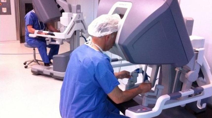Kanser Tedavilerinde Robotik Cerrahinin Sırrı