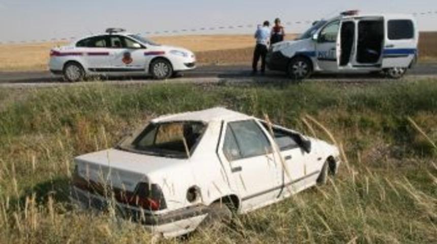 Kulu&rsquo;da Otomobil Şarampole Devrildi: 2 Yaralı