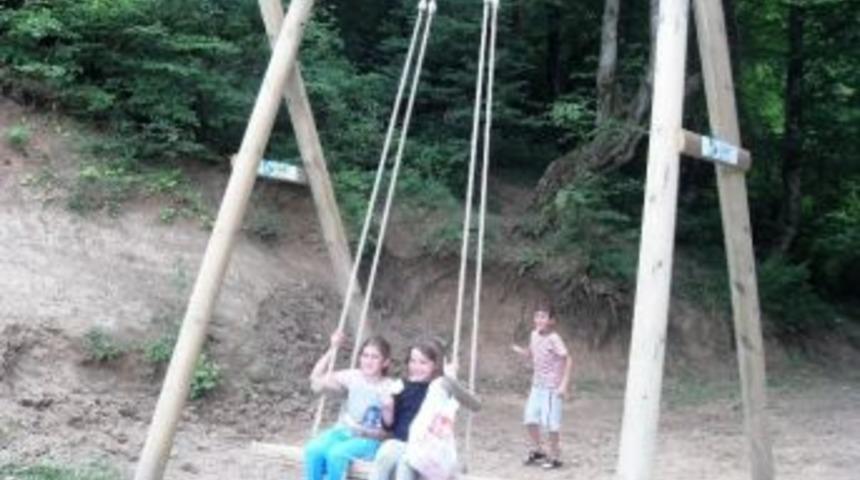 K&ouml;ylerdeki Salıncak Geleneği Geri Geliyor