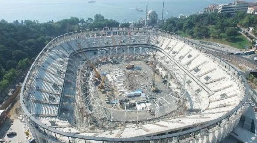 Beşiktaş Stadının &Ccedil;atı Iskeleti Hasar G&ouml;rd&uuml;