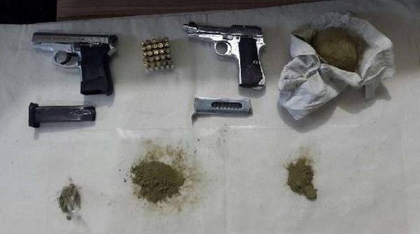 Lice'de Jandarmayı G&ouml;zetleyen 2 Ş&uuml;pheli G&ouml;zaltına Alındı