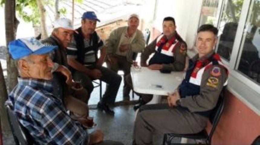 Jandarma Trafik Ekipleri &Ccedil;ift&ccedil;ileri Bilgilendirdi