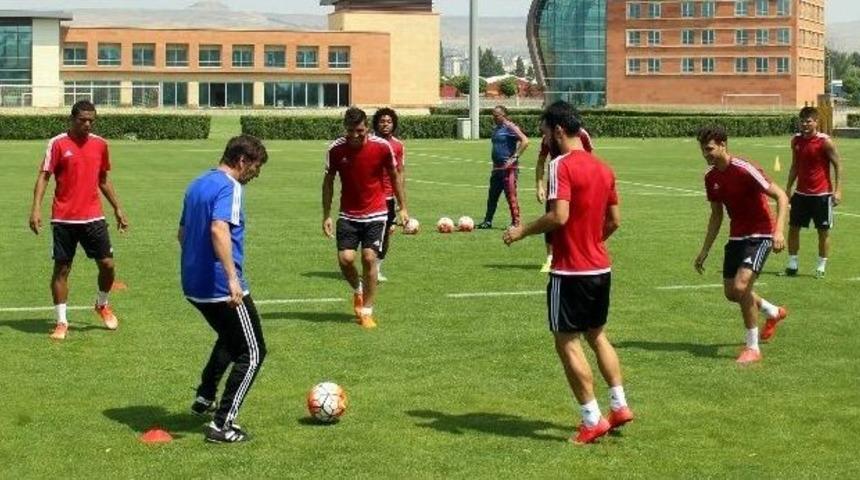 Kayserispor, Hazırlıklarına Ara Vermeden Devam Ediyor