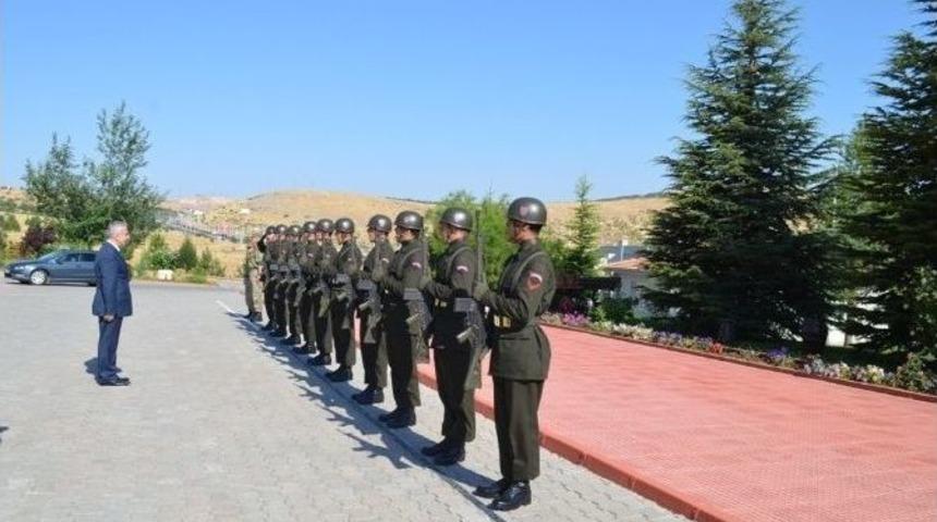 Vali Kam&ccedil;ı, Albay Yılmaz&rsquo;ı Ziyaret Etti