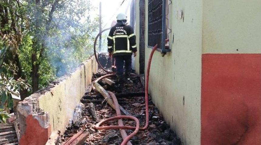 Akkuş&rsquo;ta Ev Yangını