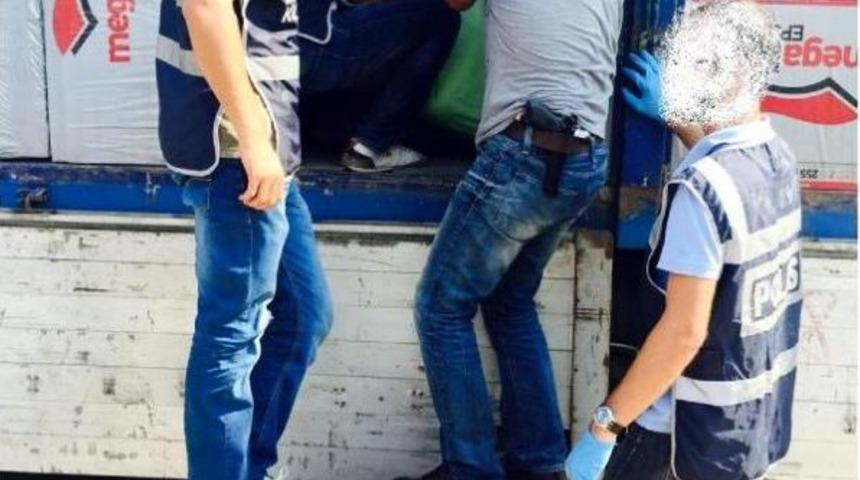 Uyuşturucu Taşıyan Tır'a Helikopterli Operasyon