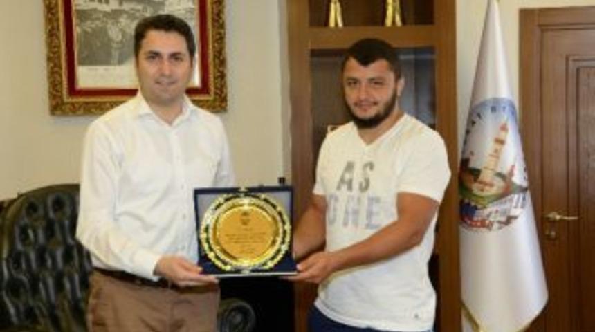 Kırkpınar&rsquo;da Derece Yapan G&uuml;reş&ccedil;iye &Ouml;d&uuml;l