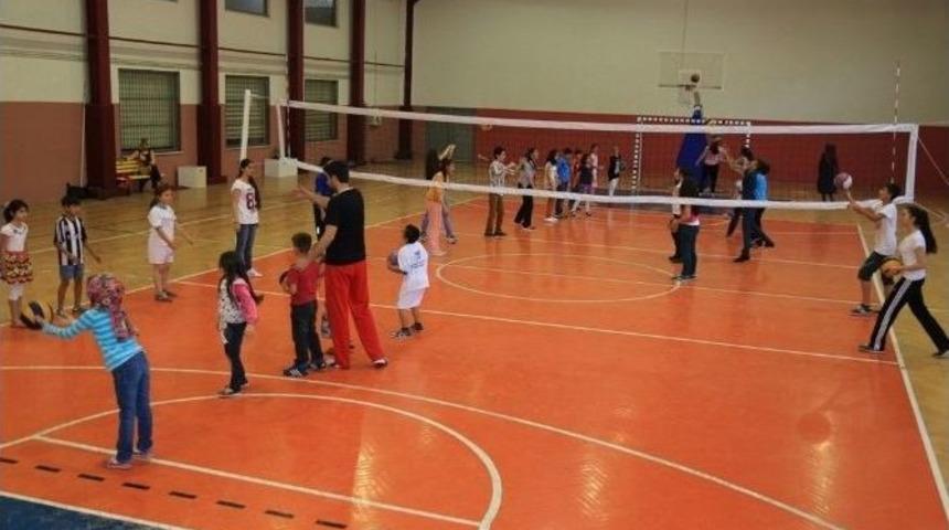 Melikgazi Belediyespor Kul&uuml;b&uuml;&rsquo;nde Geleceğin Voleybolcuları Yetişiyor