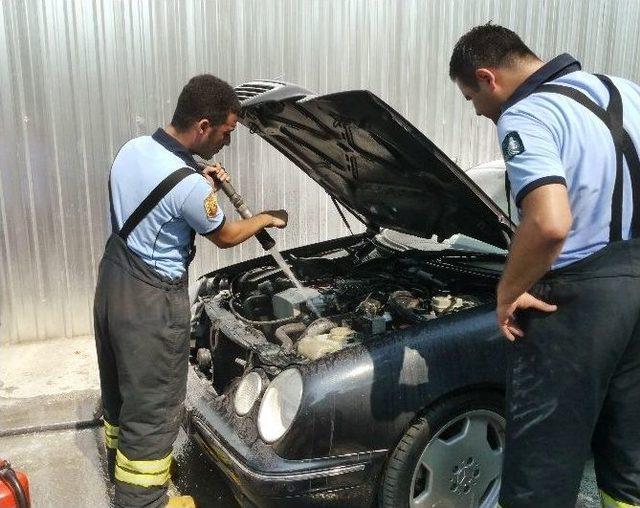 Edirne’de Otomobil Seyir Halindeyken Alev Aldı