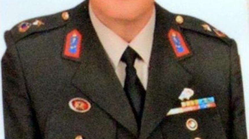 Şehit Binbaşı Kulaksız'ı Asker Selamıyla Uğurlayan Eşi Sibel: O Benim Arslan'ım, B&uuml;t&uuml;n Milletin Arslan'ı