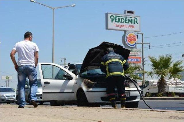 Hareket Halindeki Otomobilde Yangın Çıktı