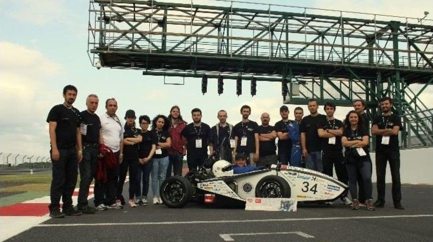 Yt&uuml; Racing, İngiltere&rsquo;den Kupayla D&ouml;nd&uuml;