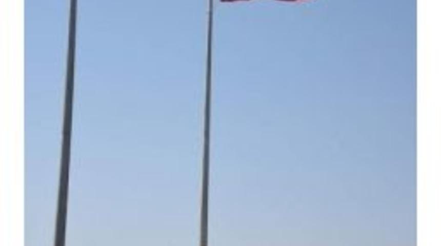 Avcı Ramadan Dev T&uuml;rk Bayrağı İle Ta&ccedil;landırıldı