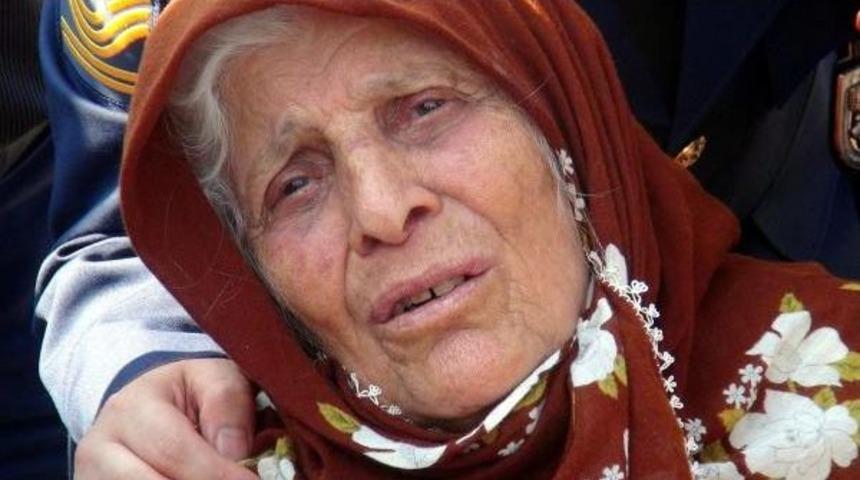 Şehit Binbaşı Kulaksız'ı Asker Selamıyla Uğurlayan Eşi Sibel: O Benim Arslan'ım, B&uuml;t&uuml;n Milletin Arslan'ı  (2)