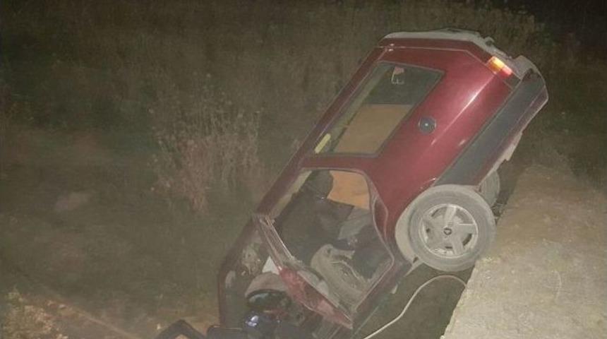 Otomobil Su Kanalına U&ccedil;tu: 1 Yaralı