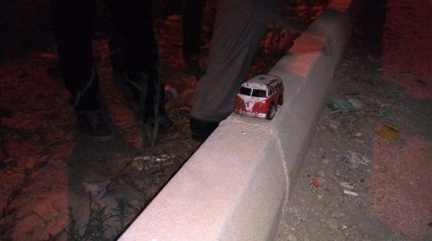 Oyuncak Arabanın Işığı Bomba Paniğine Neden Oldu