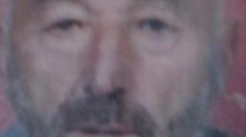 Uyuyan Babasının Boğazını Satırla Keserek &Ouml;ld&uuml;rd&uuml;