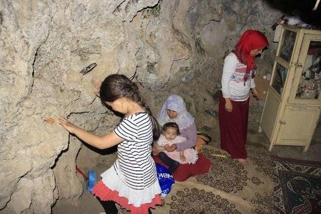 Hakkari’de Kutsal Mekanlara Ziyaret