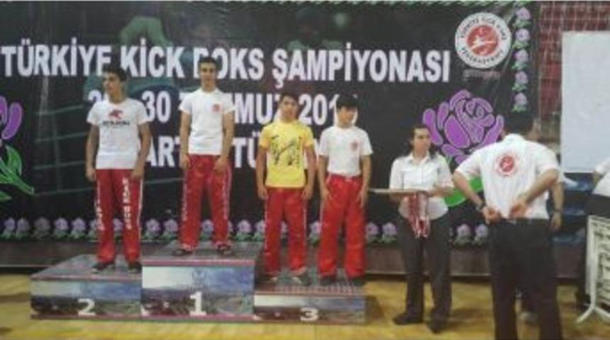 Dilovası Belediye Sporlu Vural T&uuml;rkiye Şampiyonu Oldu