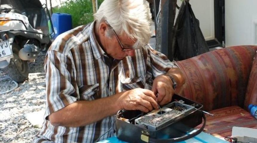 Didimli Muhtar Tarihi Radyolara Hayat Veriyor