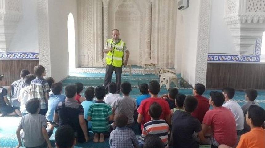 Kur’an Kursu Öğrencilerine Trafik Eğitimi