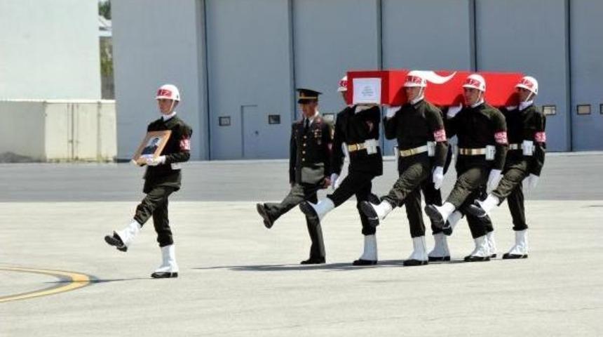 Şehit Uzman &Ccedil;avuş Sarpkaya, Askeri T&ouml;renle Uğurlandı