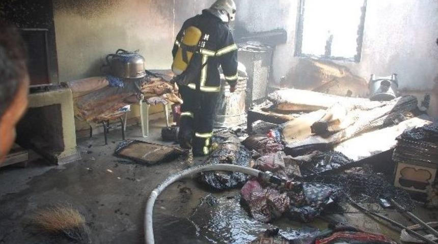 Adıyaman&rsquo;da Odunlukta &Ccedil;ıkan Yangın Korkuttu