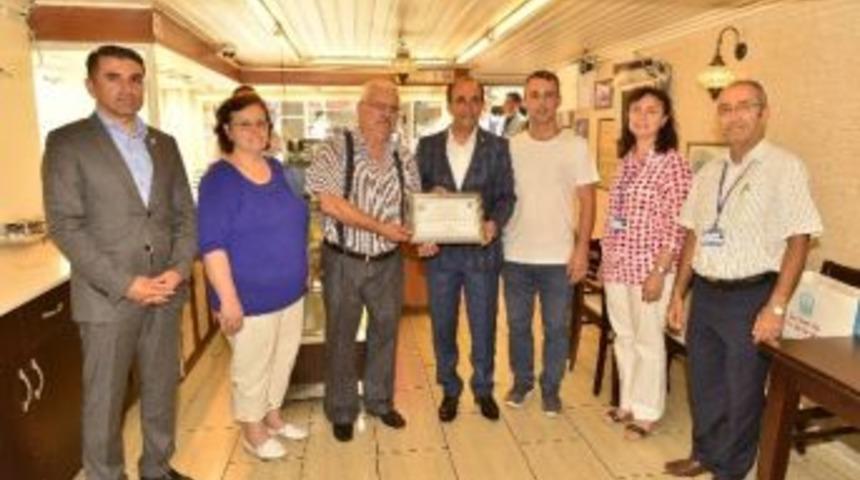 70 Yıllık Tatlıcıya Belediyeden Plaket