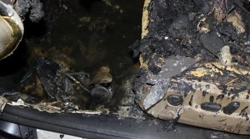 Pkk Yandaşları Diyarbakır'da Otomobil Kundakladı