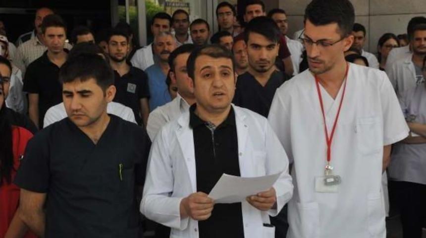 Bitlis'te Sağlık Personeline Şiddet Kınandı