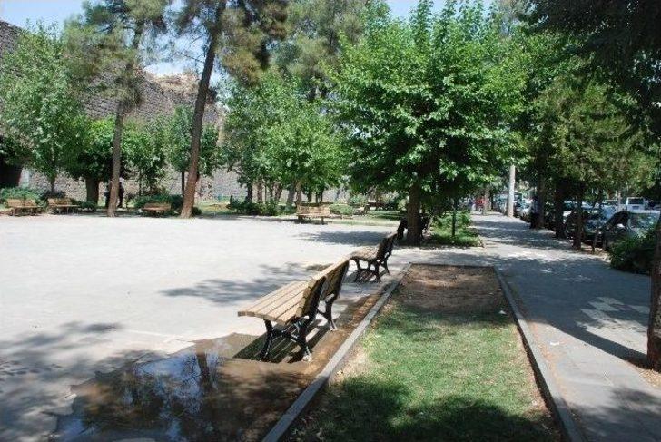 Hava Sıcaklıkları Diyarbakırlıları Eve Hapsetti G4