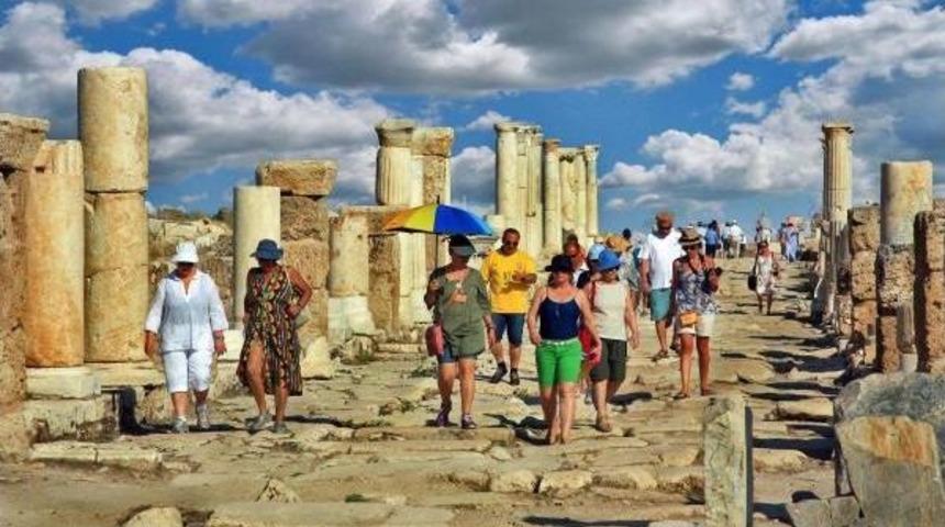 Laodikya'ya Turist Akını