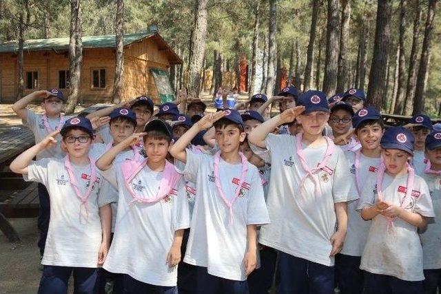 Kimsesiz Çocuklar Başakşehir İzci Kampı’nda Kardeşleriyle Buluştu