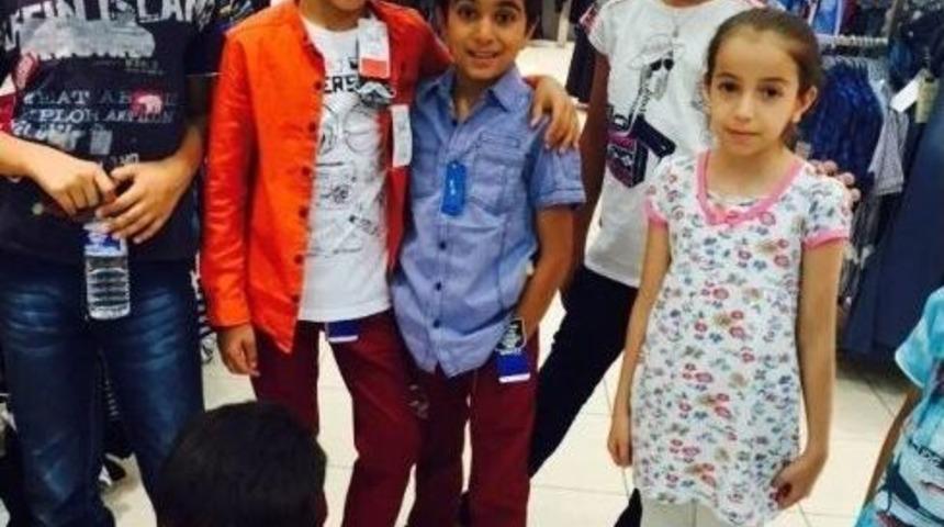 Ak Parti 101 &Ccedil;ocuğu Giydirdi