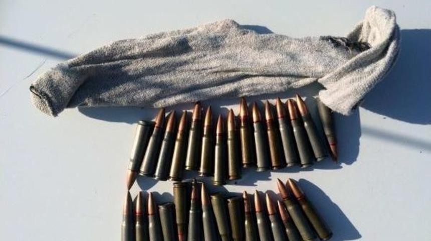 Elazığ'da Kalaşnikof Mermisi Ve 37 Kilo Esrar Ele Ge&ccedil;irildi