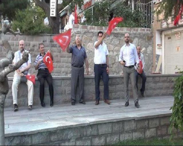 Selahattin Demirtaş'a Protesto